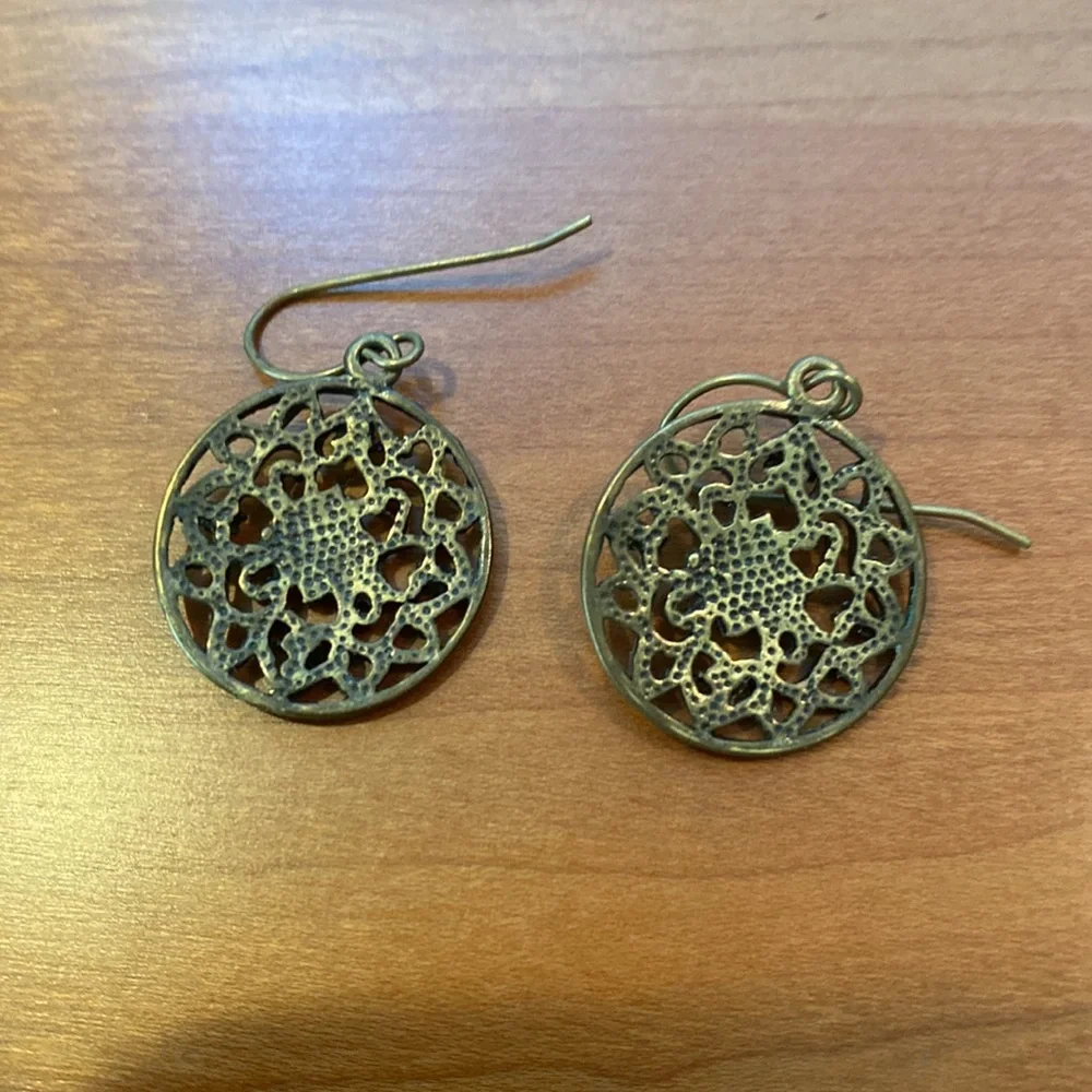 Bronze look earrings with green stone/glass